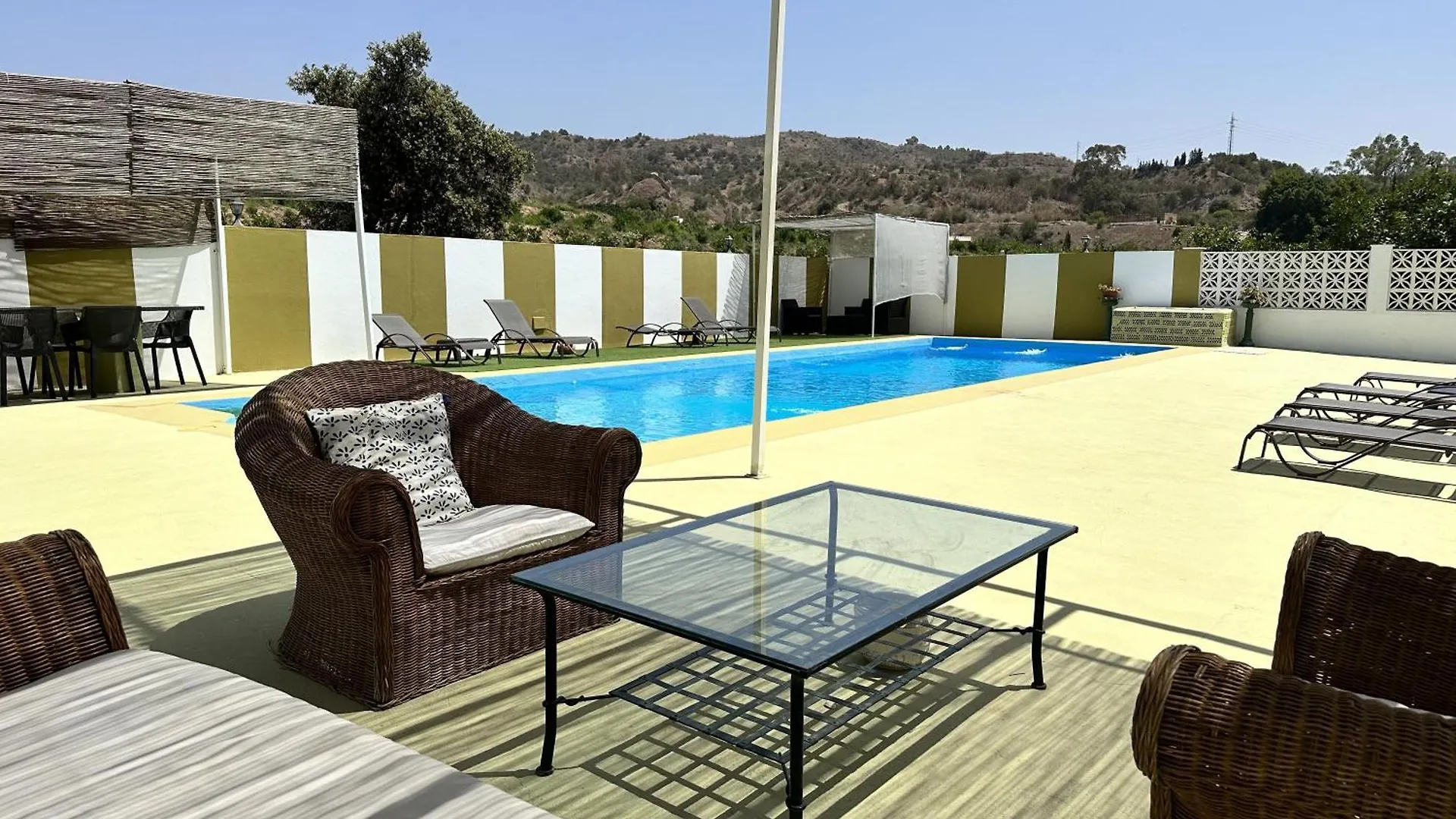 Casa Rural Emilio Con 4 Dormitorios Malaga Spain